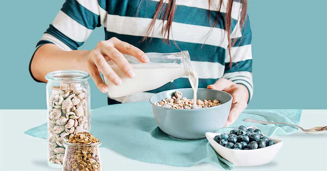 bữa sáng thơm ngon, lành mạnh và tốt cho sức khỏe với granola và muesli