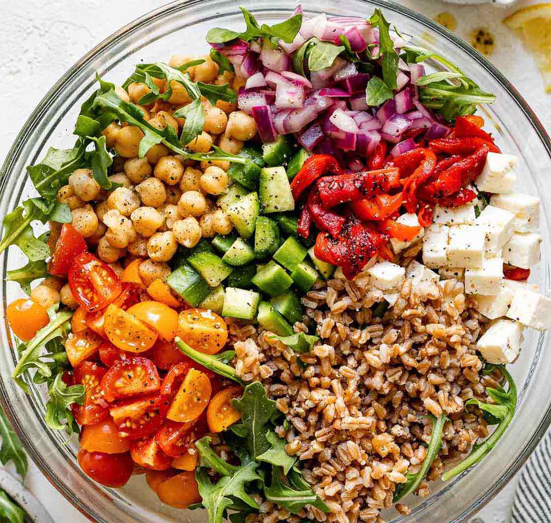 Salad yến mạch nguyên hạt kiểu Địa Trung Hải